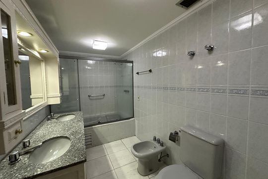 Banheiro da Suíte de apartamento à venda com 3 quartos, 162m² em Alphaville, Barueri