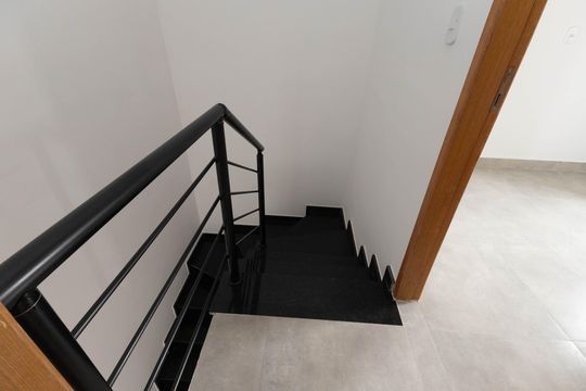 Escada  de apartamento para alugar com 2 quartos, 60m² em Vila Constança, São Paulo