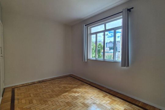 Sala de apartamento para alugar com 3 quartos, 86m² em Cruzeiro, Belo Horizonte