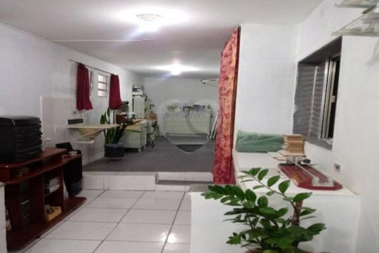 Casa à venda com 3 quartos, 194m² em Conceição, Diadema