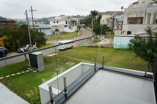 Sacada de casa de condomínio à venda com 4 quartos, 309m² em Suru, Barueri