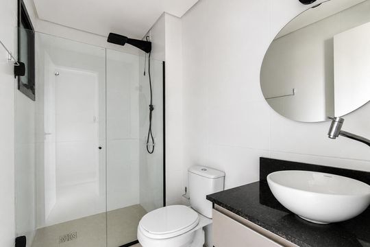Banheiro de kitnet/studio à venda com 1 quarto, 25m² em Vila Nova, Novo Hamburgo
