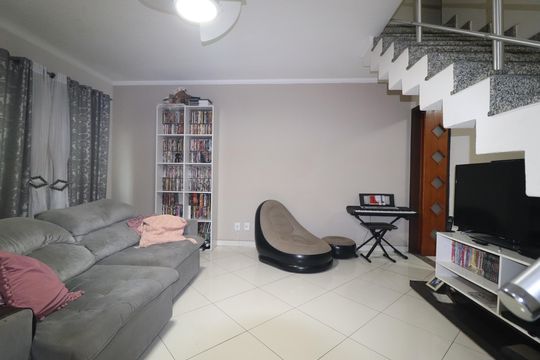 Casa à venda com 3 quartos, 148m² em Vila Santa Teresa, Santo André