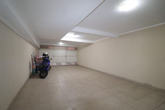 Garagem de casa à venda com 3 quartos, 148m² em Vila Santa Teresa, Santo André