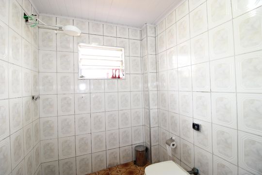 Banheiro 1 de casa à venda com 3 quartos, 390m² em Itaquera, São Paulo