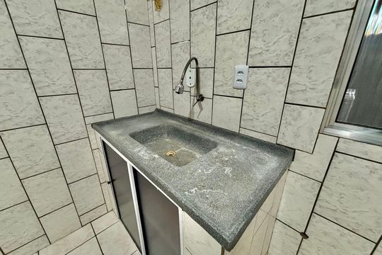 Cozinha  de casa para alugar com 1 quarto, 55m² em Jardim Danfer, São Paulo