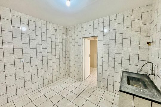 Cozinha de casa para alugar com 1 quarto, 55m² em Jardim Danfer, São Paulo