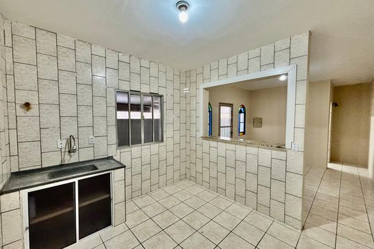 Cozinha  de casa para alugar com 1 quarto, 55m² em Jardim Danfer, São Paulo