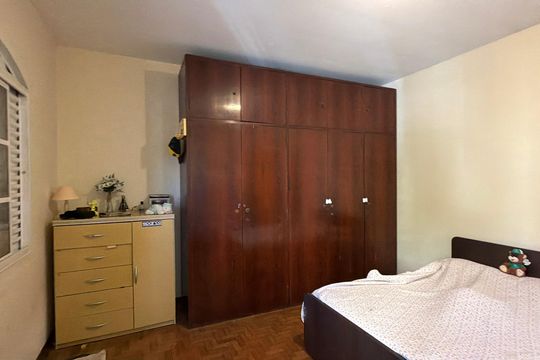 Casa à venda com 3 quartos, 196m² em Vila Bertioga, São Paulo