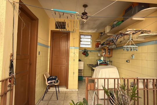 Casa à venda com 3 quartos, 196m² em Vila Bertioga, São Paulo