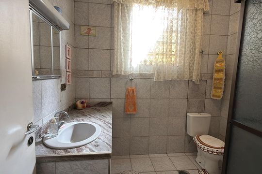 Casa à venda com 3 quartos, 196m² em Vila Bertioga, São Paulo
