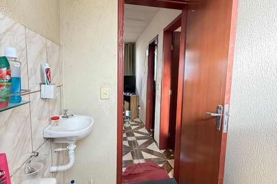 Banheiro Social de apartamento à venda com 2 quartos, 44m² em Parque Maracana, Contagem