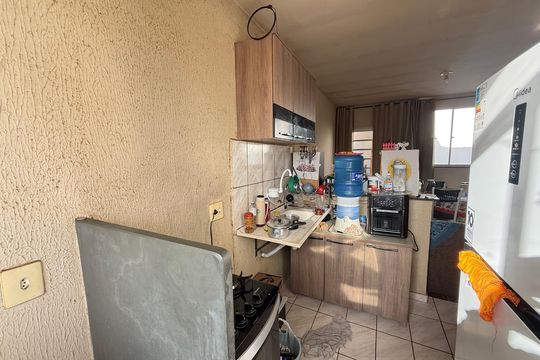 Cozinha e Área de Serviço de apartamento à venda com 2 quartos, 44m² em Parque Maracana, Contagem