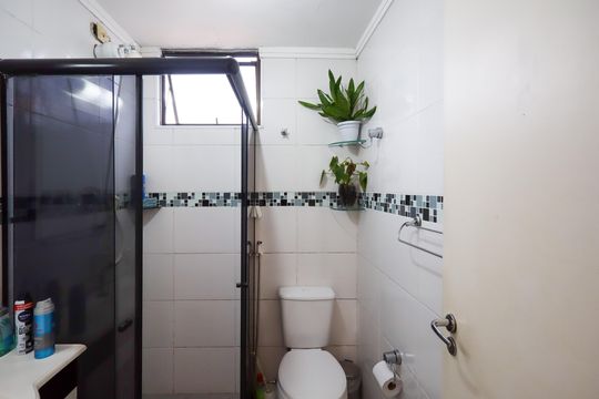 Banheiro Suíte de apartamento à venda com 2 quartos, 70m² em Vila Campo Grande, São Paulo