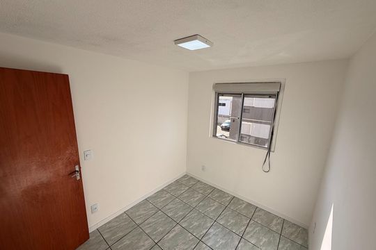 Quarto 2 de apartamento para alugar com 2 quartos, 40m² em Agronomia, Porto Alegre