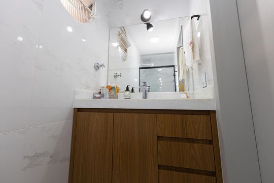 Banheiro da Suíte 1 de apartamento à venda com 3 quartos, 95m² em Santo Antônio, Belo Horizonte