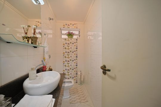 Lavabo de casa para alugar com 3 quartos, 200m² em Vila Marieta, São Paulo