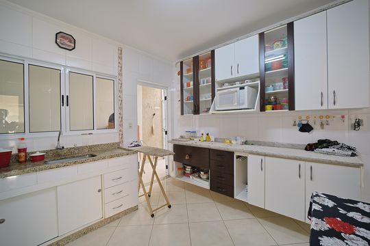 Cozinha de casa para alugar com 3 quartos, 200m² em Vila Marieta, São Paulo
