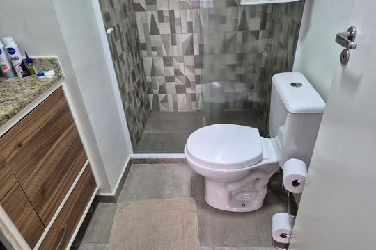 Banheiro de apartamento à venda com 3 quartos, 86m² em Campo Grande, Rio de Janeiro