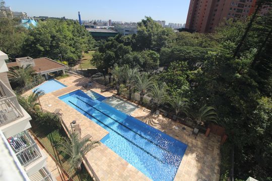 Vista da sacada de apartamento para alugar com 2 quartos, 73m² em Vila Castelo, São Paulo