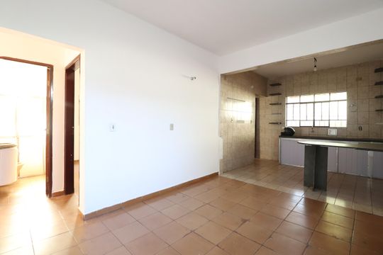 Cozinha de casa para alugar com 2 quartos, 150m² em Jaraguá, Uberlândia