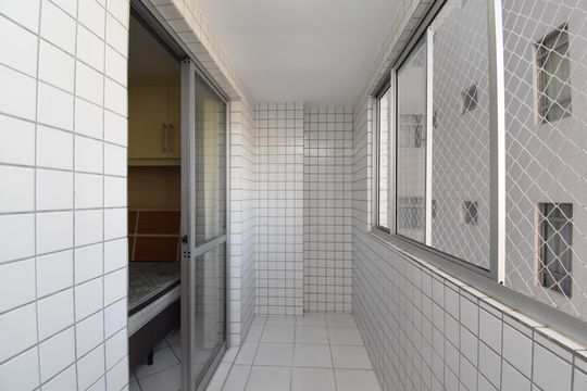 Varanda de kitnet/studio para alugar com 1 quarto, 36m² em Centro, Curitiba