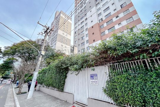 Fachada com Plaquinha de apartamento à venda com 2 quartos, 60m² em Tatuapé, São Paulo