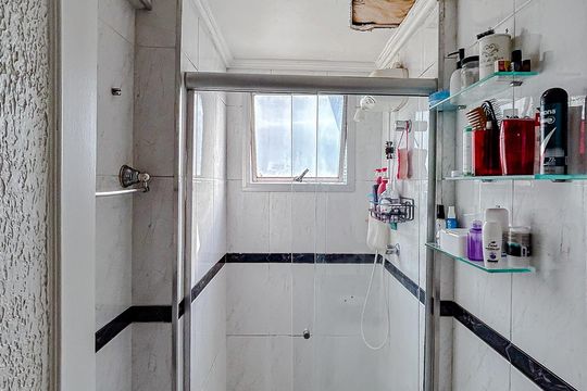 Banheiro de apartamento à venda com 2 quartos, 60m² em Tatuapé, São Paulo