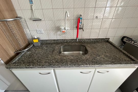 Cozinha - Torneira de apartamento para alugar com 3 quartos, 75m² em Vila Pirajussara, São Paulo