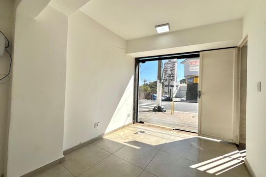 Garagem de casa à venda com 4 quartos, 160m² em Mirandópolis, São Paulo