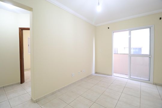 Sala de apartamento para alugar com 2 quartos, 55m² em Santa Mônica, Uberlândia
