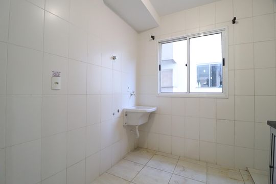 Cozinha de apartamento para alugar com 2 quartos, 55m² em Santa Mônica, Uberlândia