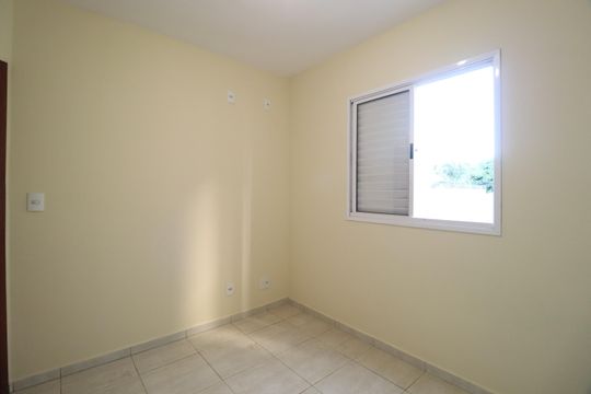 Quarto 1 de apartamento para alugar com 2 quartos, 55m² em Santa Mônica, Uberlândia