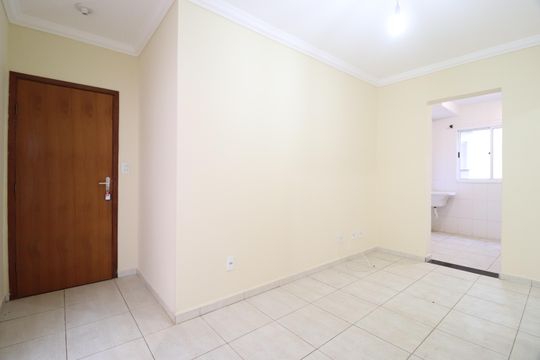 Sala de apartamento para alugar com 2 quartos, 55m² em Santa Mônica, Uberlândia