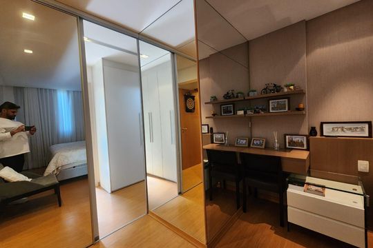 Suíte de apartamento para alugar com 4 quartos, 154m² em Vale dos Cristais, Nova Lima