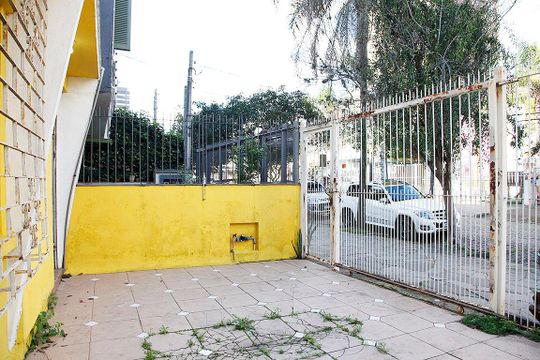 Garagem / Estacionamento (02 vagas) de casa para alugar com 2 quartos, 100m² em Menino Deus, Porto Alegre