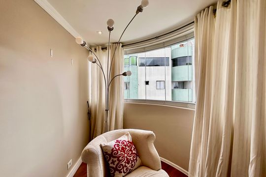 Apartamento à venda com 3 quartos, 180m² em Vila Bertioga, São Paulo