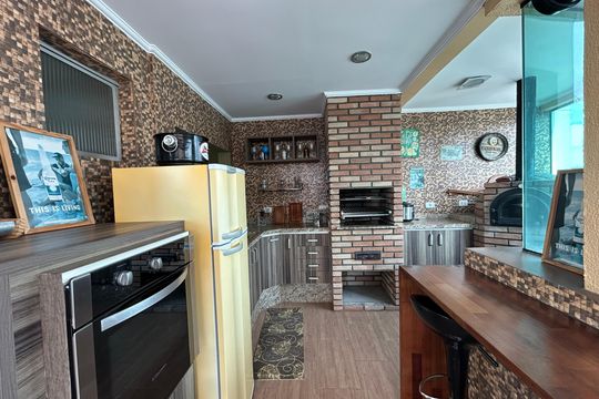 Apartamento à venda com 3 quartos, 180m² em Vila Bertioga, São Paulo