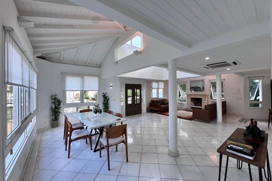 Casa de Condomínio para alugar com 4 quartos, 650m² em Recreio dos Bandeirantes, Rio de Janeiro