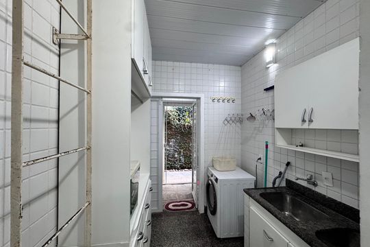 Lavanderia de casa de condomínio para alugar com 4 quartos, 650m² em Recreio dos Bandeirantes, Rio de Janeiro