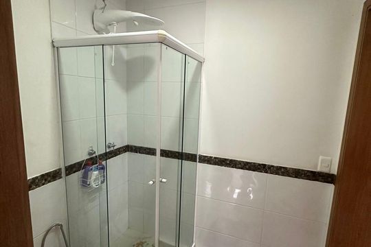 Banheiro de casa de condomínio à venda com 4 quartos, 377m² em Badu, Niterói