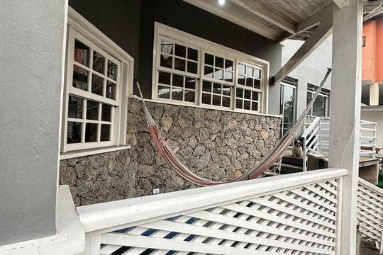Área externa de casa de condomínio à venda com 4 quartos, 377m² em Badu, Niterói