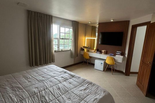 Quarto de casa de condomínio à venda com 4 quartos, 377m² em Badu, Niterói