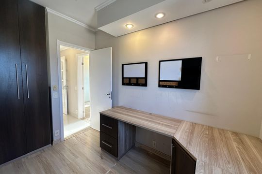 Quarto de apartamento para alugar com 2 quartos, 72m² em Tamboré, Barueri