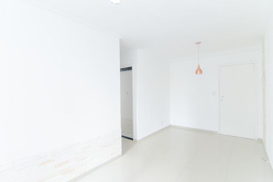 Sala de apartamento para alugar com 2 quartos, 70m² em Picanço, Guarulhos