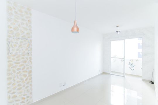 Sala de apartamento para alugar com 2 quartos, 70m² em Picanço, Guarulhos
