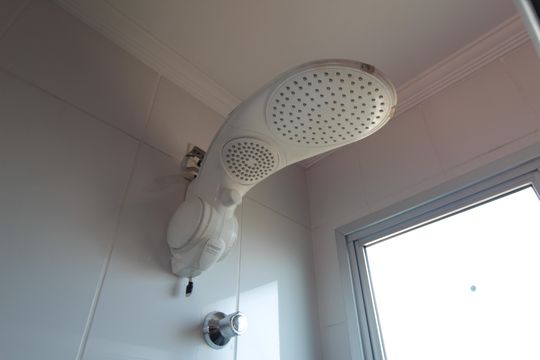 Banheiro Social 1 de apartamento para alugar com 2 quartos, 100m² em Piratininga, Belo Horizonte