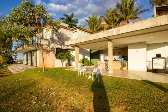 Casa à venda com 3 quartos, 790m² em Setor Habitacional Arniqueira, Brasília