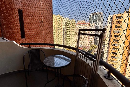 Varanda de apartamento à venda com 1 quarto, 55m² em Alphaville, Barueri
