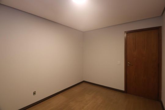 Quarto 2 de apartamento para alugar com 3 quartos, 166m² em Vila Eunice Nova, Cachoeirinha